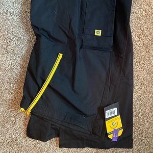 Black scrubs size extra large.